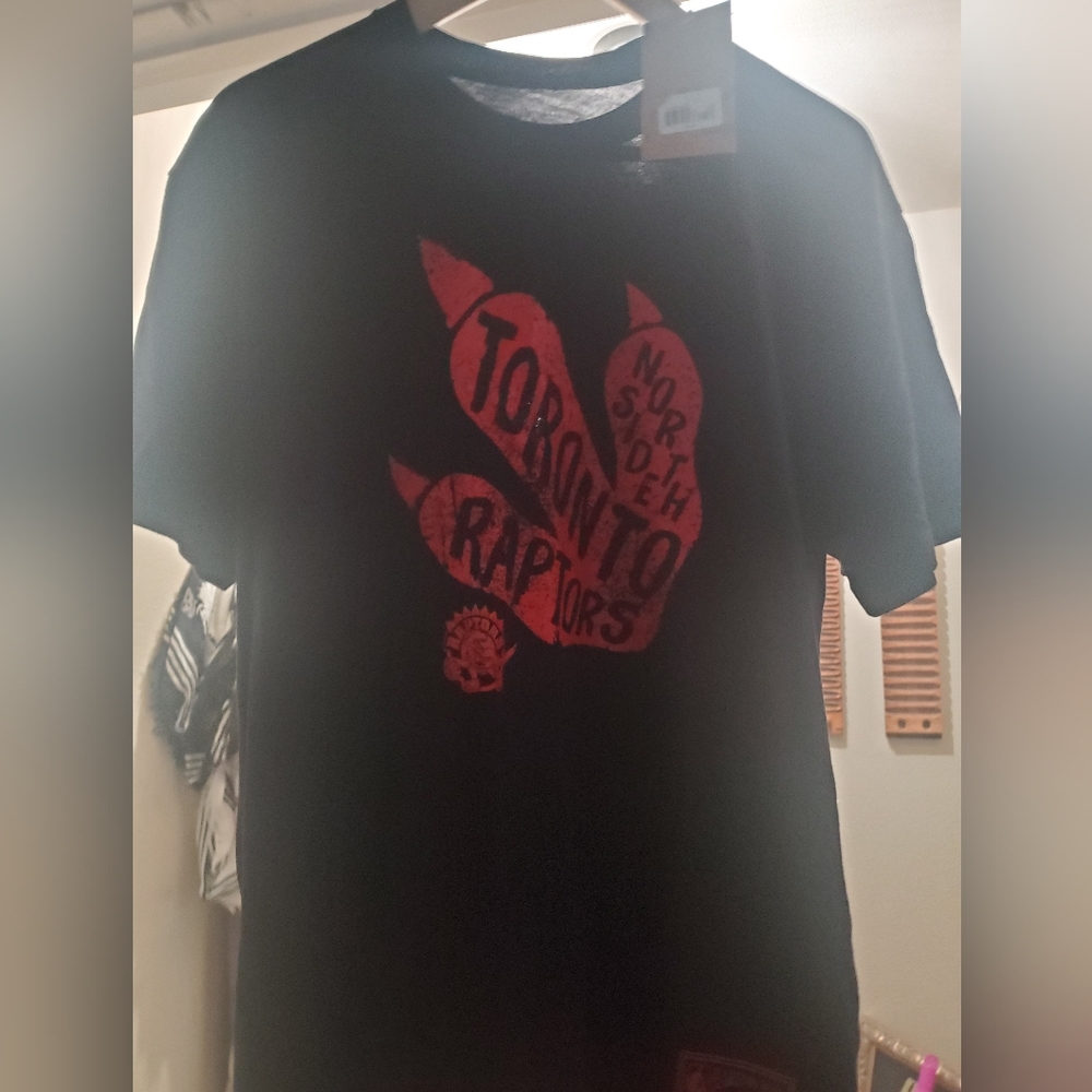 Mitchell & Ness Men's Raptors Tee - L